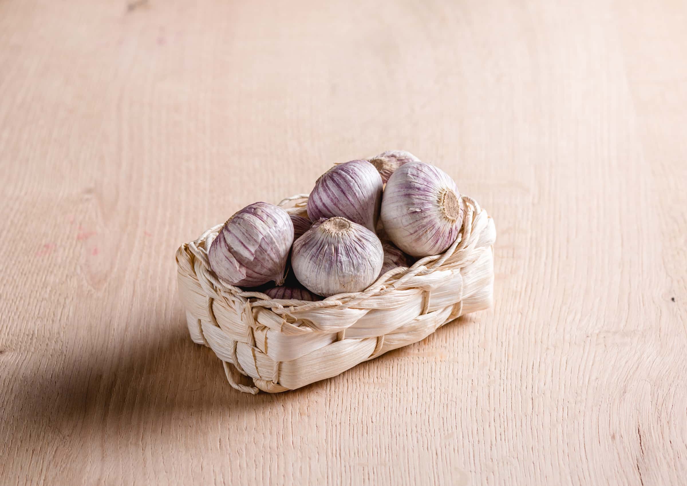 Knoblauch Knolle ganz